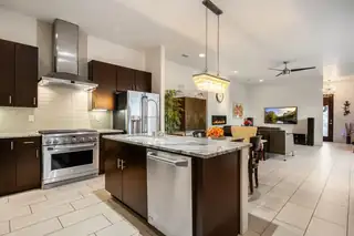 5763 University Boulevard SE Kitchen