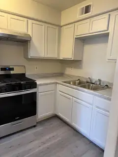 1100 &1102 10th Street SW 