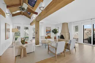 3 Zuni Trail N Living Room