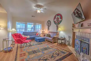 6841 Augusta Hills Drive NE Living Room