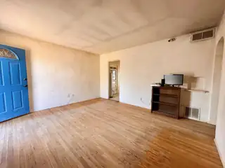 1339 Dartmouth Drive NE Living Room