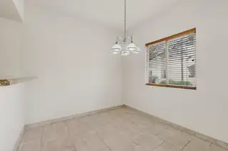 6800 Vista Del Norte Road NE 1711 Dining Room