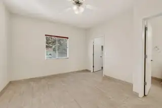 6800 Vista Del Norte Road NE 1711 Living Room