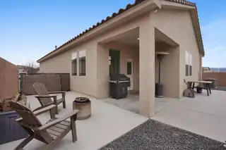 4233 Skyline Loop NE Patio