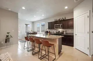 4233 Skyline Loop NE Kitchen