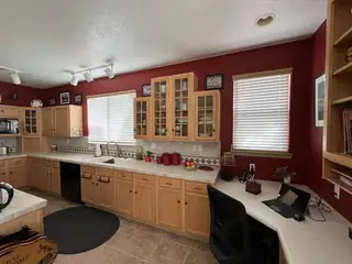 4216 Camelback Road NW Kitchen