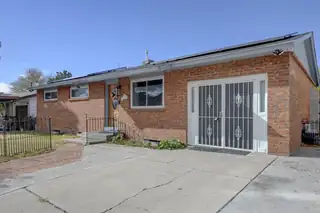 2905 Dorothy Street NE Exterior Front