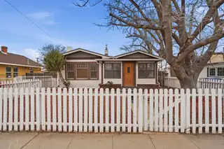 213 Harvard Drive SE, Albuquerque