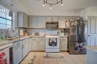 4909 Chromium Drive NE Kitchen