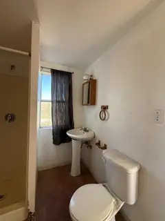 226 Tribal Rt 81 Bathroom