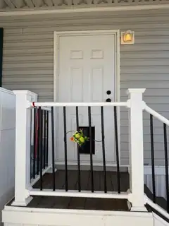 589 Horseshoe Trail SE Exterior Front