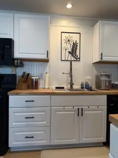 589 Horseshoe Trail SE Bedroom