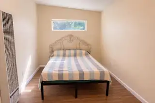 1609 Edith Boulevard SE Bedroom