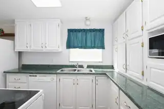 246 Vista Hermosa Road Kitchen