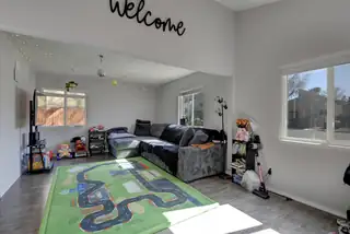 1721 Vail Place SE Living Room