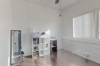 212 Sycamore Street NE 