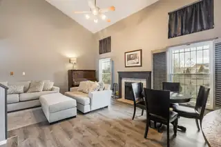 1964 Roanoke Drive NE Living Room