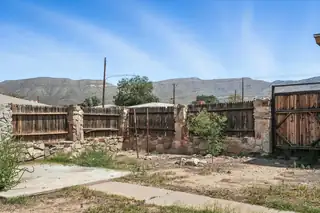 909 CEDAR Avenue Backyard