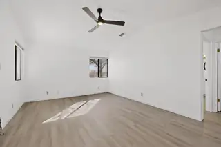 4542 Sunstone Way NE Kitchen