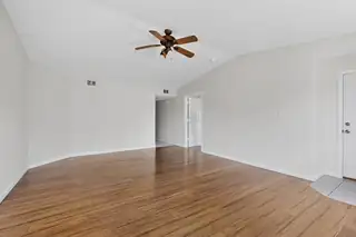 323 Escena Place SE Living Room