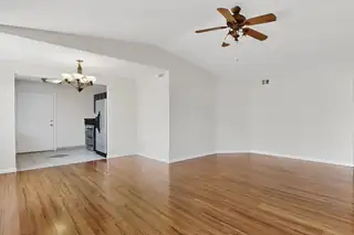 323 Escena Place SE Living Room