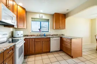 713 Lee Trevino Drive Kitchen