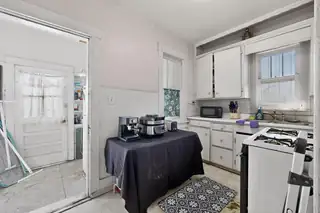 1504 6th Street NW Kitchen