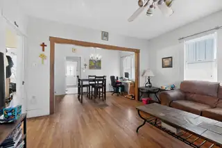 1504 6th Street NW Living Room