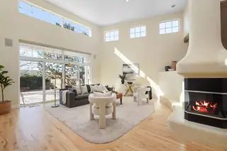 6515 Alpine Trail Street NE Living Room