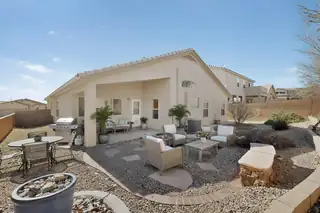 2558 Cerro Parrido Road SE Patio