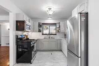 6208 Alta Monte Avenue NE Kitchen