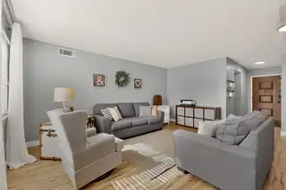 3224 Lucerne Street NE Living Room