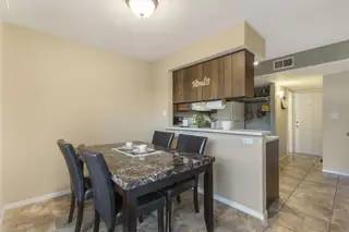 66 Calle De La Noche Boulevard NE Dining Room