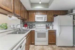 66 Calle De La Noche Boulevard NE Kitchen