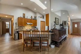 7 Kings Court Kitchen