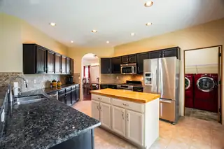 4004 Arapahoe Avenue NW Kitchen