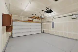 8419 Llano Vista Avenue SW Garage