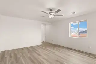 1511 Rawhide Loop NE Living Room