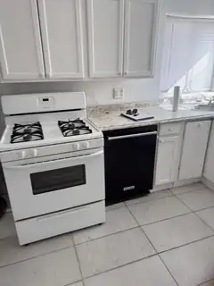 403 Aspen Avenue NE Kitchen