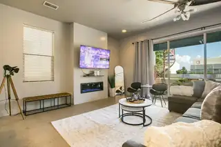 5735 University Boulevard SE 