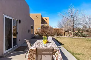 6808 Calle Elena NE Patio