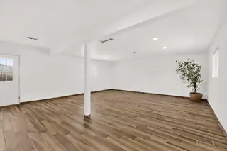 331 Nicklaus Drive SE Living Room