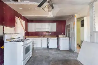 8116 Kathryn Avenue SE Kitchen