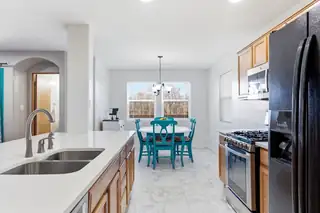 10040 Vista Cantera Lane NW Kitchen