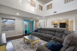 10040 Vista Cantera Lane NW Living Room