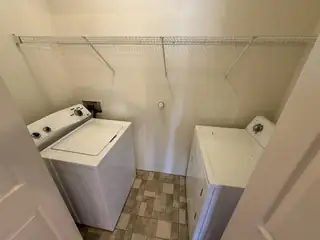 1113 Meadowlark Way SE B 