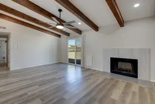 2913 Donna Maria Drive SW Living Room