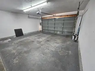 12800 Comanche Road NE 46 Garage