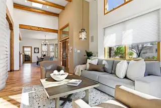 1901 Via Del Sol NE Living Room