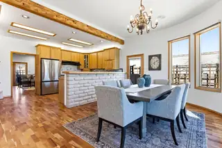 1901 Via Del Sol NE Kitchen